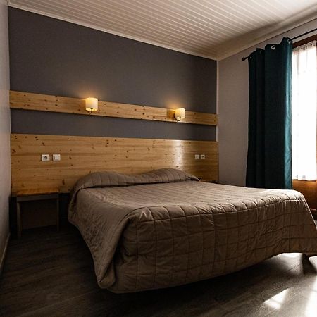 Hotel Le Coq D'Or 莱桑格勒 外观 照片