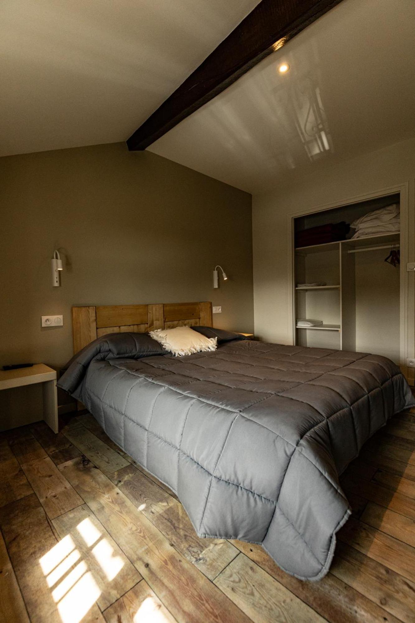Hotel Le Coq D'Or 莱桑格勒 外观 照片